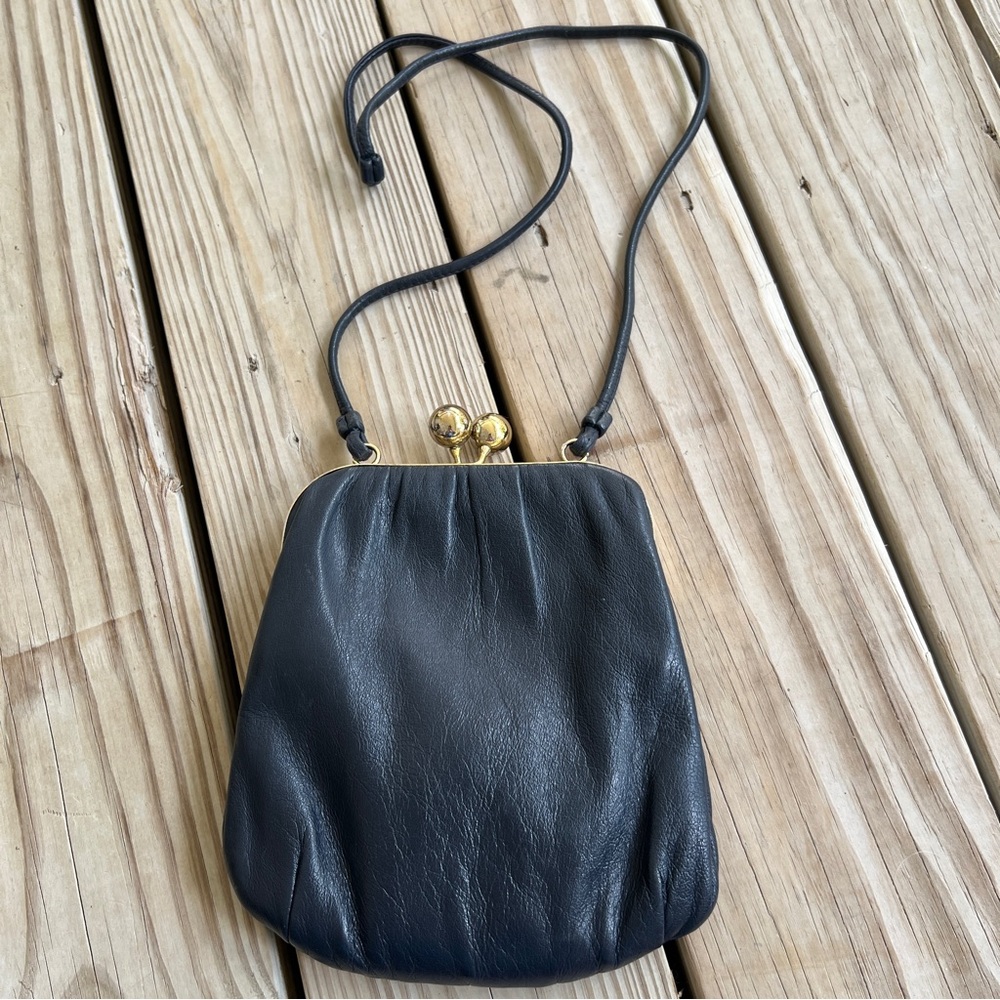 Navy vintage kisslock faux leather purse bag